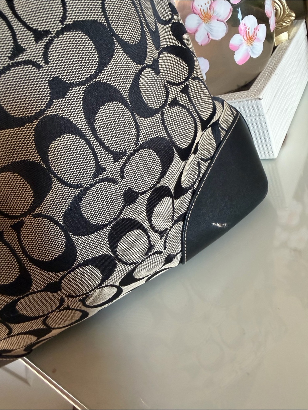 Coach Black and Cream Signature Canvas Shoulder Bag - Picture 3 of 5